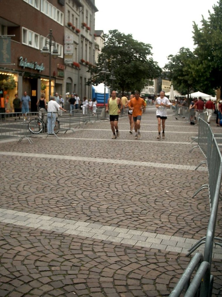 Noch frisch und munter durch die Fussgaengerzone